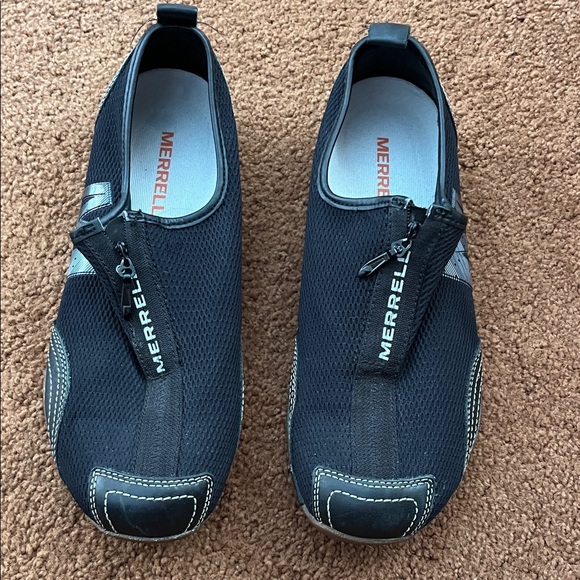 Merrell Black Athletic Shoes - Picture 1 of 4